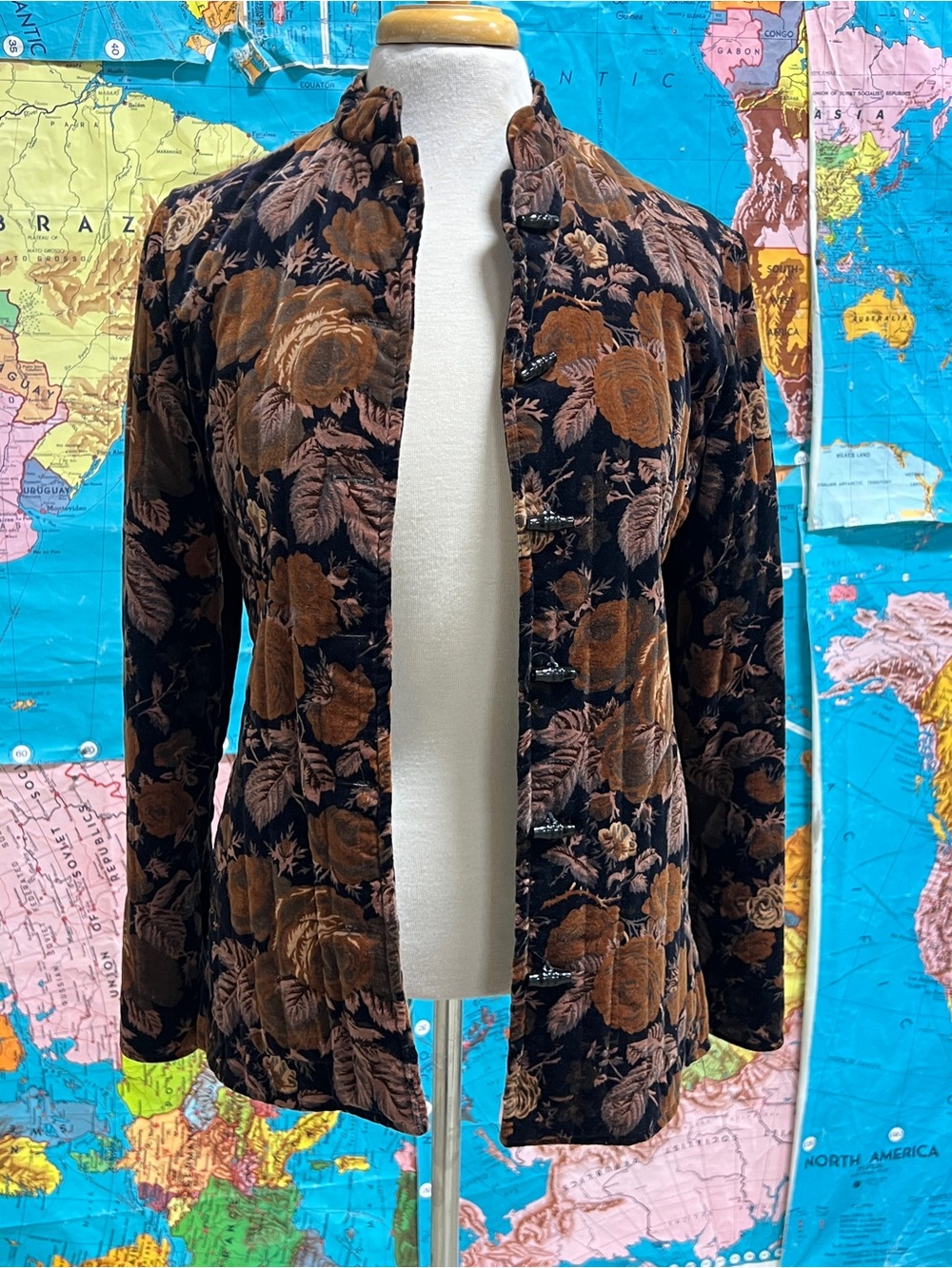Vintage-Inspired Brown Quilted Floral Velvet Jacket